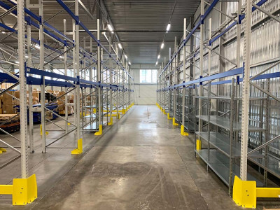 Delivery and installation of warehouse shelves